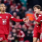 مباريات الدوري الإنجليزي 2026 بين ليفربول وتوتنهام: القنوات والمنصات الناقلة للمواجهة الحاسمة